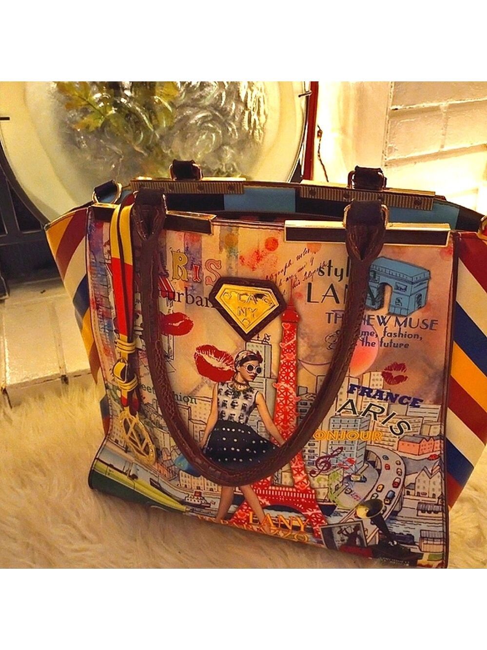 LANY Paris Shoulder Bag. Paris motif on front. Multi colored. - Picture 2 of 10